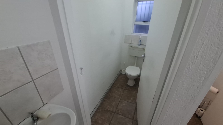 To Let Commercial Property for Rent in Brackenfell Central Western Cape